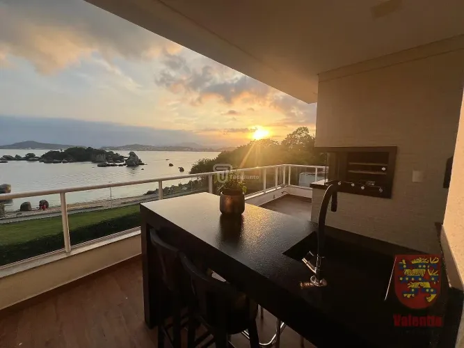 O pôr do sol mais exclusivo de Florianópolis agora pode ser o seu. ?