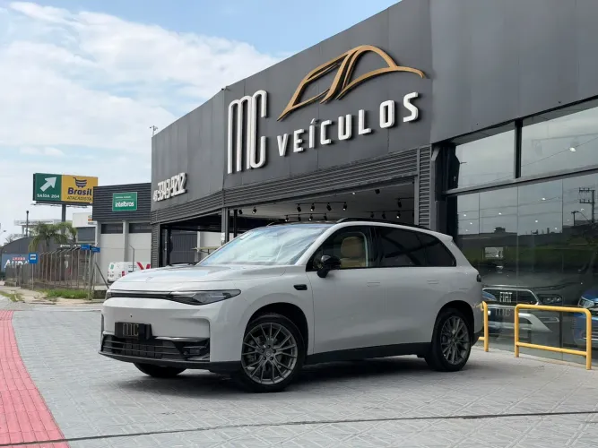 Leapmotor C10 REEV (Híbrido) 2027
