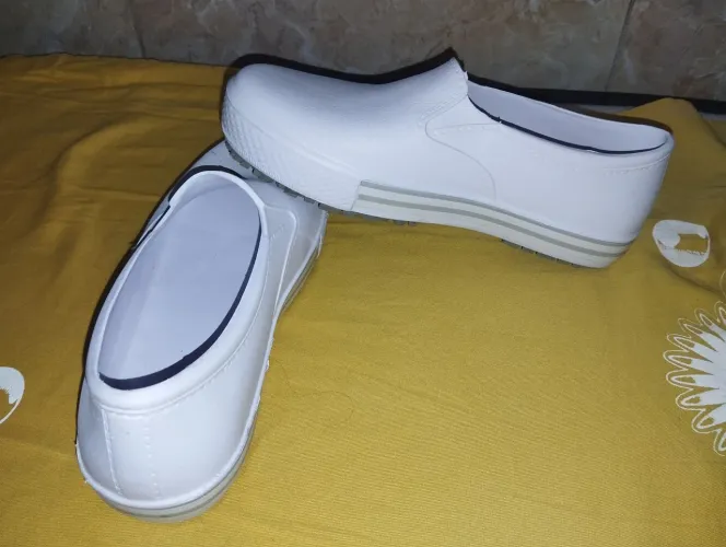Sapato hospitalar antiderrapante 