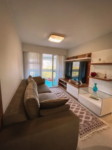 CONDOMÍNIO MAXIMO RESORT APTO COM 113M2/3 QUARTOS,1SUITE+DEPENDÊNCIA.VARANDÃO COM CORTINA 