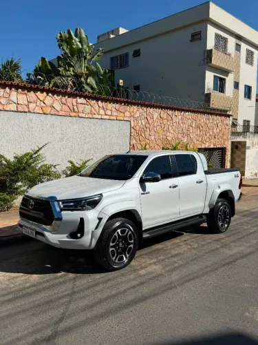 Toyota Hilux CD SRX Plus 4X4 2.8 TDI Die. Aut. 2025