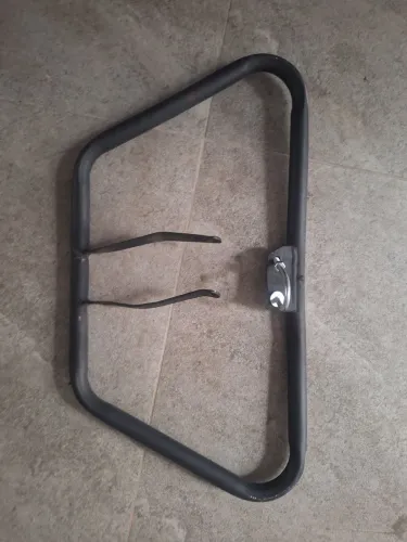 Pesinho reforçado, suporte bau protetor de pernas Honda