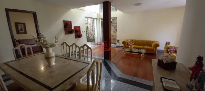 Ótima casa à venda no Bairro Buritis em Belo Horizonte