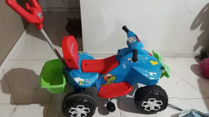 Vende-se carrinho de passeio por 250,00