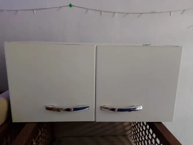 ARMÁRIO AÉREO DE DUAS PORTAS