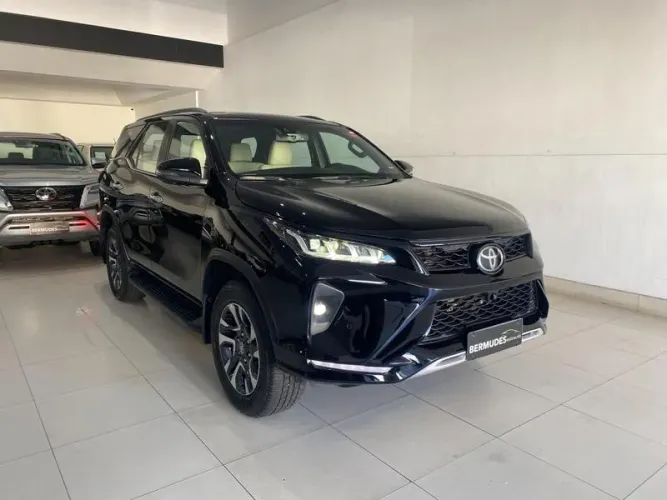 Toyota Hilux SW4 Diamond 2.8 TB 4X4 Die. Aut. 2025