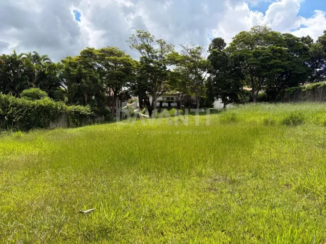 Terreno à venda no Condomínio Vale do Itamaracá Porto Seguro em Valinhos na Davanti Imóvei