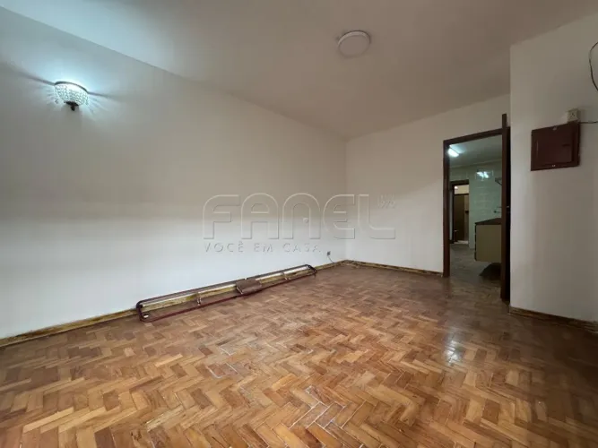 Casa térrea com 3 quartos e 2 vagas | Jd. Colombo.