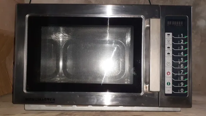 Microondas inox (INDUSTRIAL)"MENU MASTER "em exelente estado.