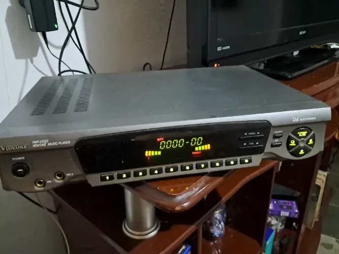 Videokê Raf Eletronics VMP-2500 Completo + Cartuchos 1, 2 e 3 (+1.200 Músicas) + Microfone