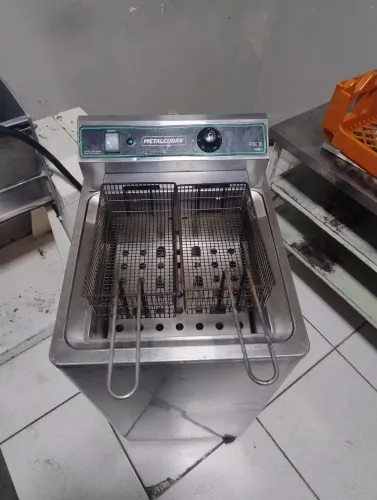 Fritadeira Elétrica Industrial 15L 8000W 220V - Usada