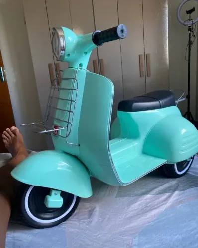 Moto elétrica infantil