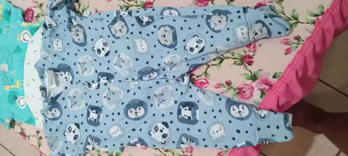 Roupas semi novas menino 7 peças 60