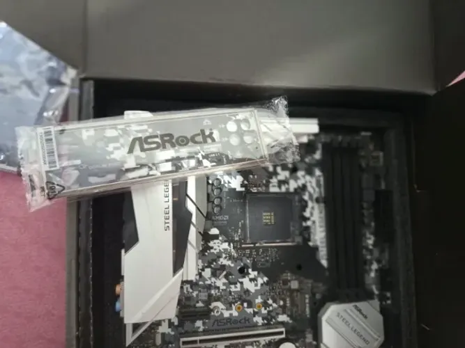 b450m steel legend ( vai com a bios atualizada)