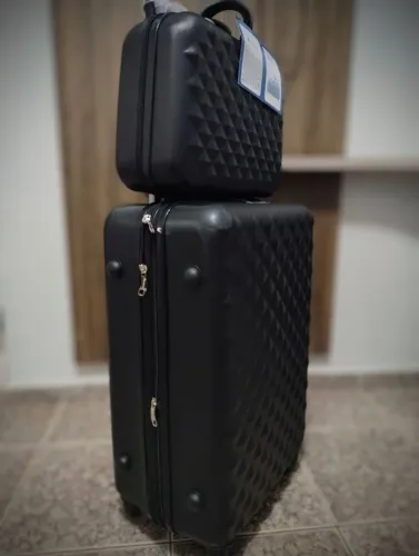 Mala de Viagem G com frasqueira. 