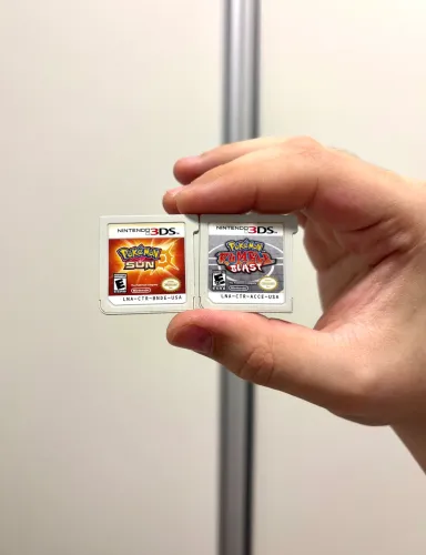 Lote de jogos Pokémon Sun e Pokémon Rumble Blast de Nintendo 3ds