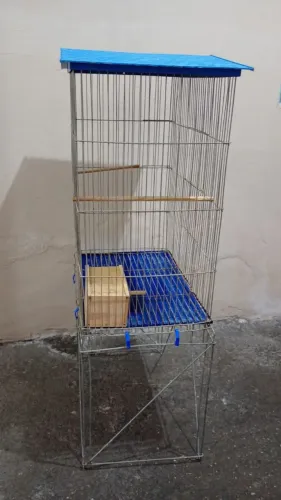 Vendo viveiro para periquito e calopsitas.