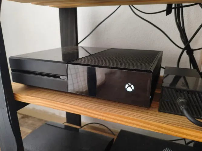 Xbox One Fat sem controle