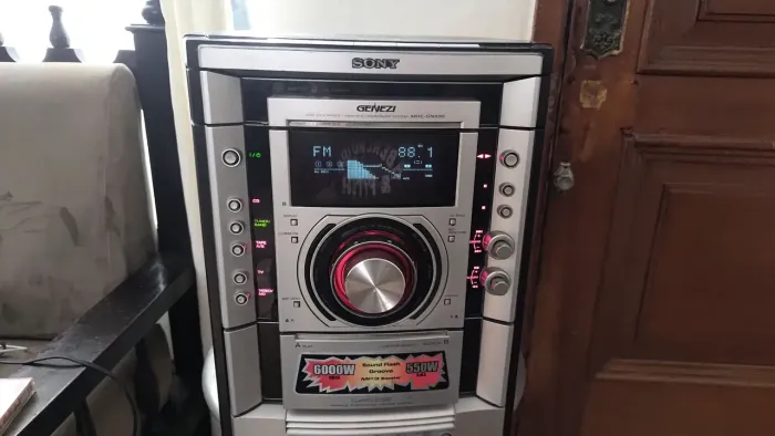 Mini System Sony Genezi MHC-GNX9 funcionando