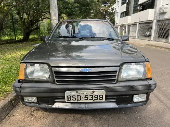 Chevrolet Monza Classic SE 2.0 /mpfi E EFI 2P E 4P 1990