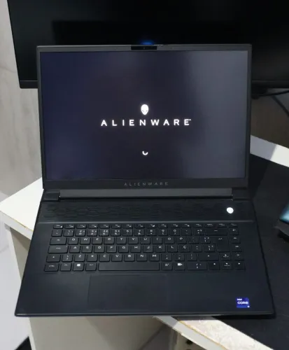 Notebook Dell Alienware M16 R1 - I9, 32 RAM, 1TB.