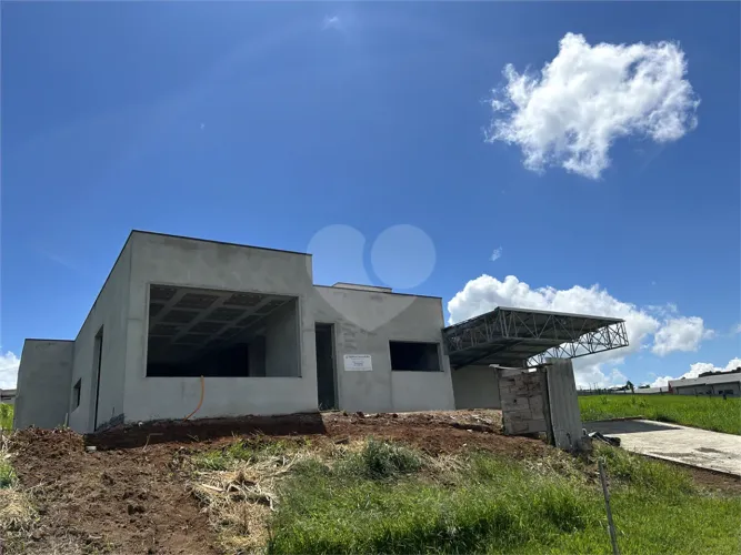 Casa à venda com 3 suítes no condomínio Residencial Jequitibá, Jacareí - SP