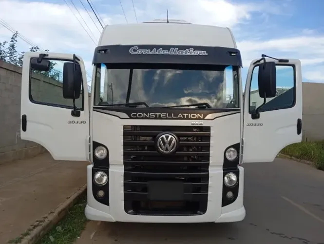 VW 30.330 CONSTELLATION 8X2