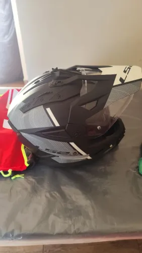Capacete LS2 apenas uma semana de uso