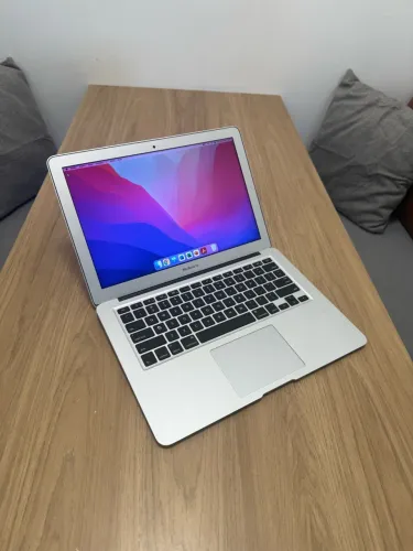 Apple MacBook Air 13" 2017 · i5 · 8GB · 128GB