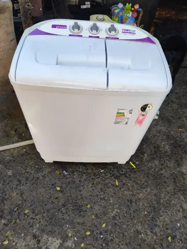 Tanquinho centrifuga dois em um