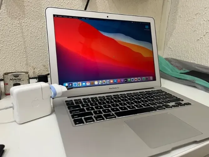 MacBook Air (2013) - Core i5 - 4GB Ram - Tela 13" - Semi-Novo