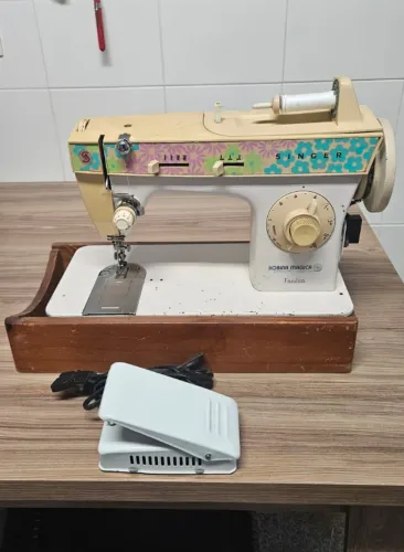 Máquina de costura Singer Bobina Mágica