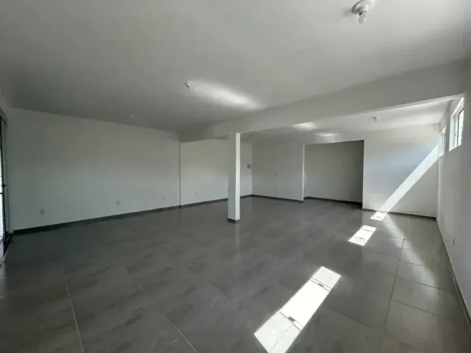 Sala Comercial e 1 banheiro para Alugar, 70 m² por R$ 2.300/Mês