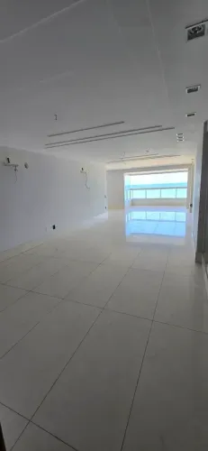 vende se um apartamento em areia preta residencial porto Salinas