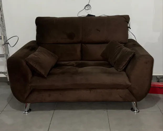 Vendo sofá novíssimo 