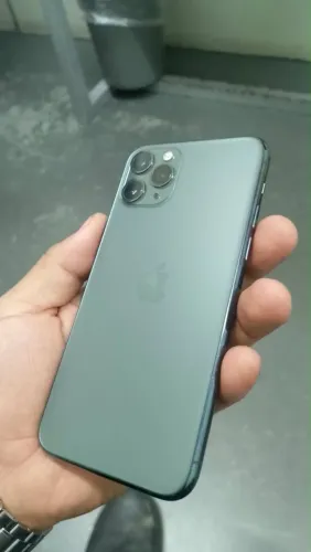 Vende se iPhone 11 Pro bem conservado