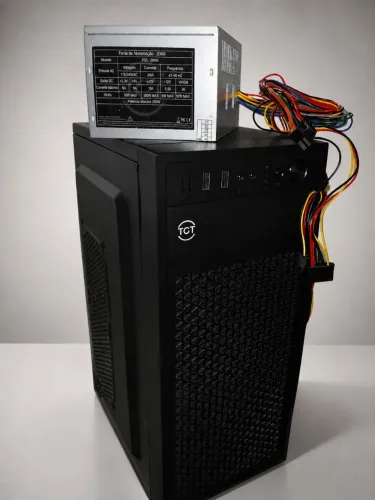 gabinete TGT ?  fonte 200 W 
