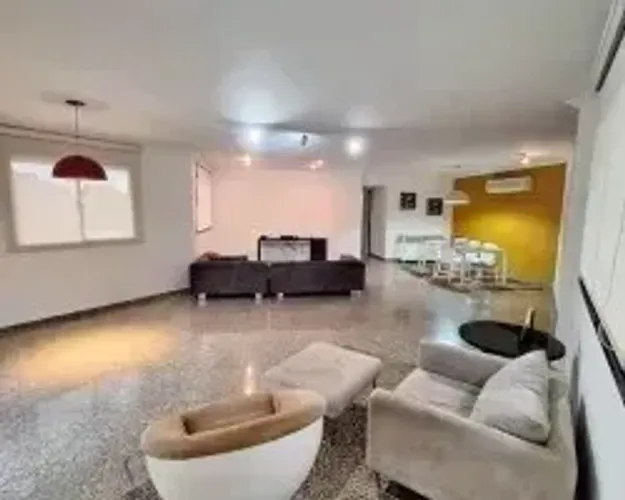COND. MANSÃO ADRIANÓPOLIS. APTO MOBILIADO COM 4 SUITES, SALA PARA 3 AMBIENTES E 4 VAGAS.