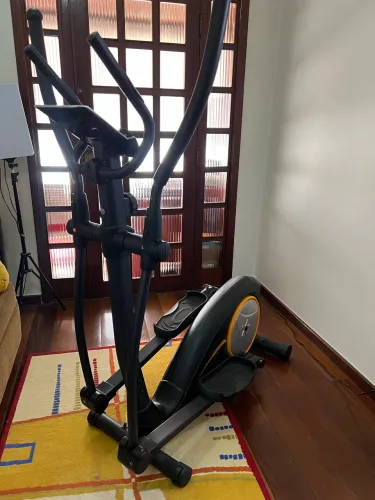 Elíptico semi-profissional Evolution Fitness EL902