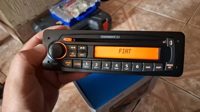 Som original fiat connect em excelente estado, funcionando perfeitamente sem avarias
