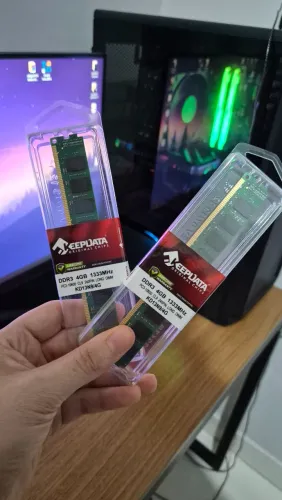 Memória RAM DDR3 2x4GB 1333MHz - Novas/Lacradas