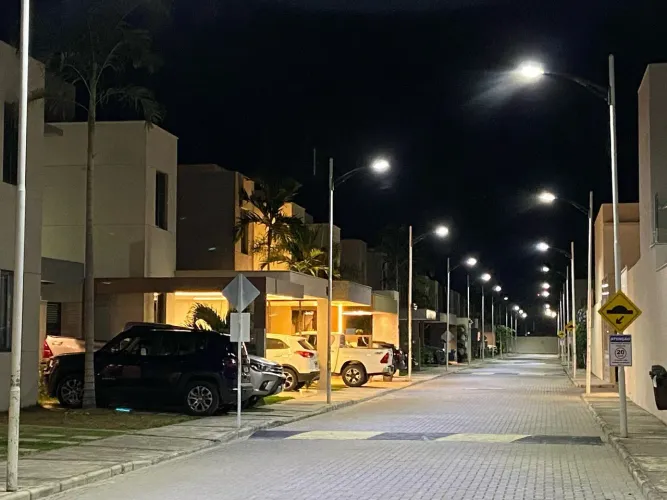Vendo casa de 4/4 sendo duas suítes no sim 