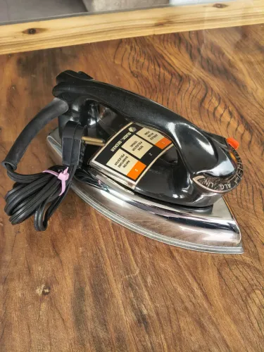 Ferro de Passar a Seco Black+Decker VFA1110