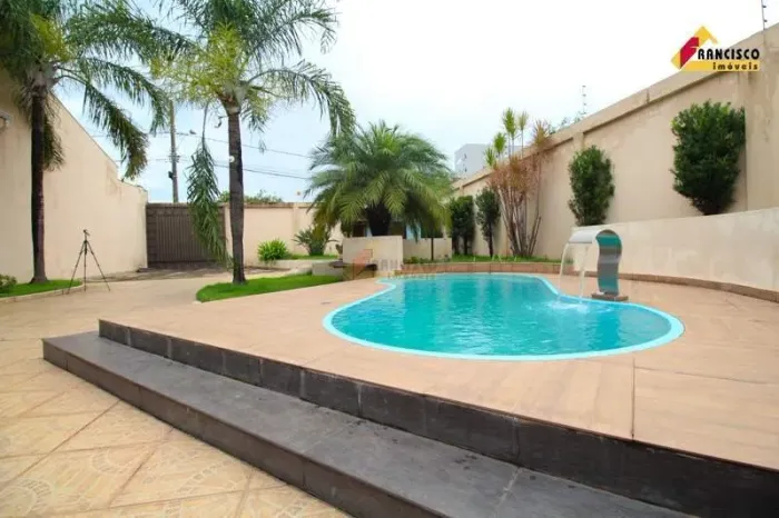 Casa à venda, 4 quartos, 2 suítes, 5 vagas, Liberdade - Divinópolis/MG