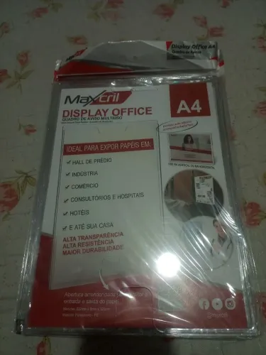 Display acrílico para parede. 5 un novos.  + 2 usados.  50,00