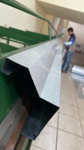 Vende-se dobradeira manual