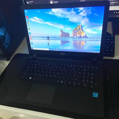 Acer i3 / 8gb DDR4 / 256gb SSD