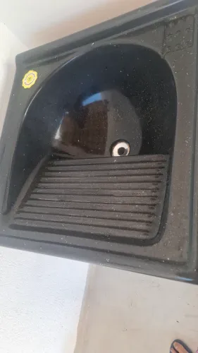 Tanque de um bojo com gabinete de 2 portas.