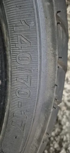 Vendo par de pneus seminovos para moto Remold