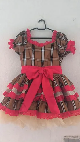 Vendo vestido veste 10 atr 12 anos